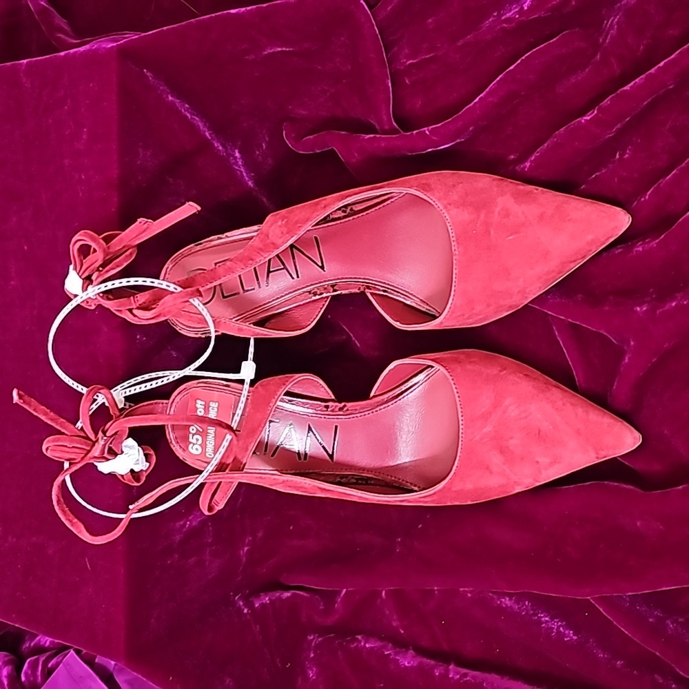 Deltan heels